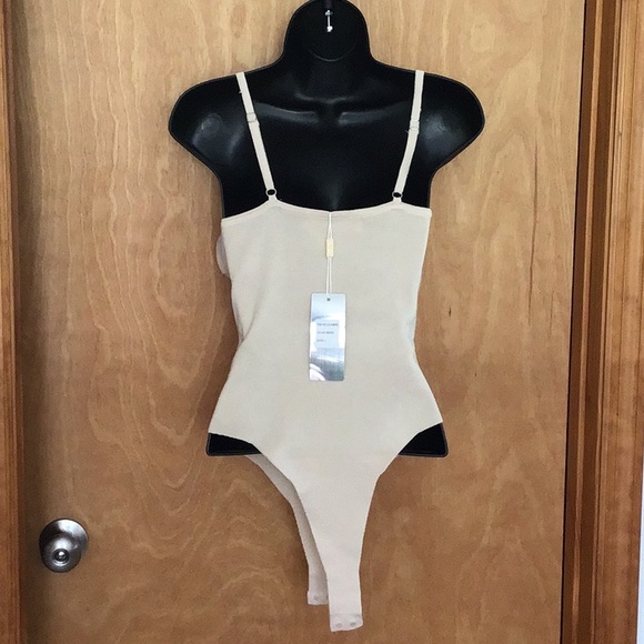 Lizette Floral Bodysuit - Picture 7 of 10